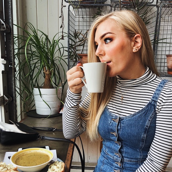 Meet your Posher, Olivia - Picture 4 of 4